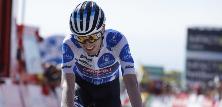 Vuelta 2022: Bergkoning Jay Vine geeft op na val, geen breuken
