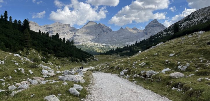 De mooiste gravelbeklimmingen in de Dolomieten