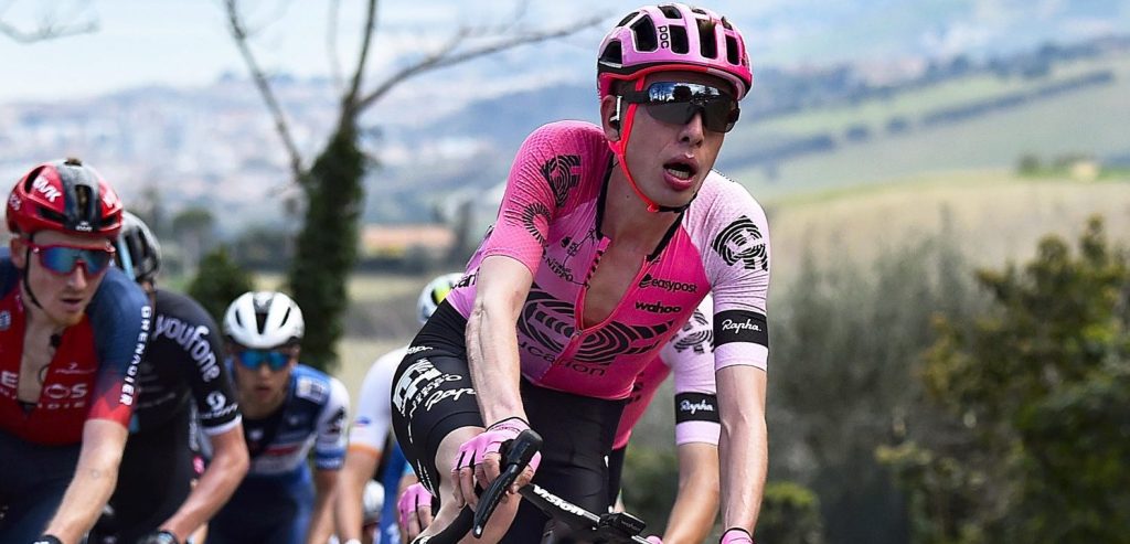 Hugh Carthy verwacht geen strijd om derde plek in Giro: “Voel geen stress en druk”