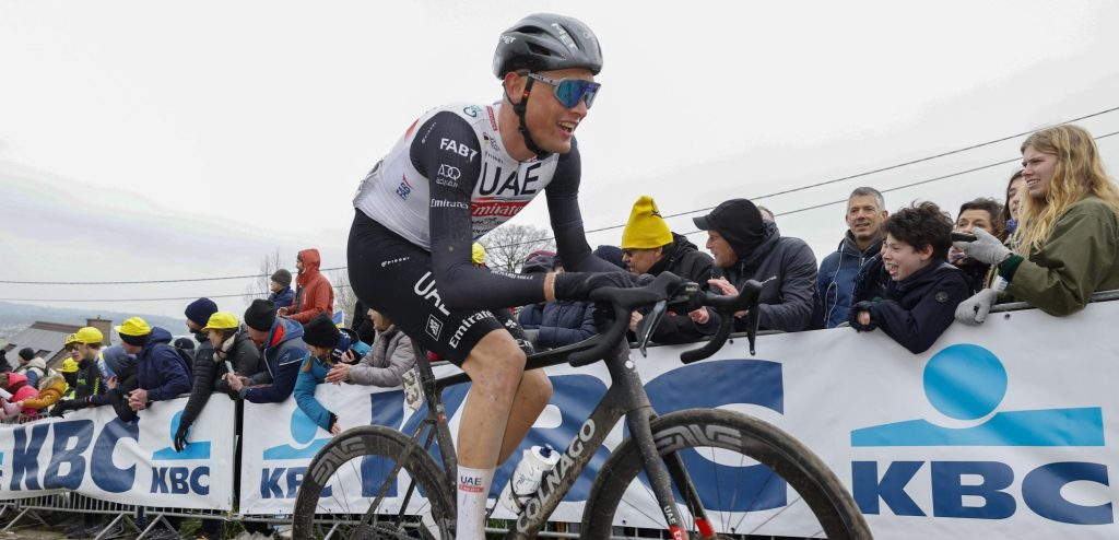 Sjoerd Bax hoopt dat massale val uit samenvatting Ronde van Vlaanderen blijft: “Achterlijk”