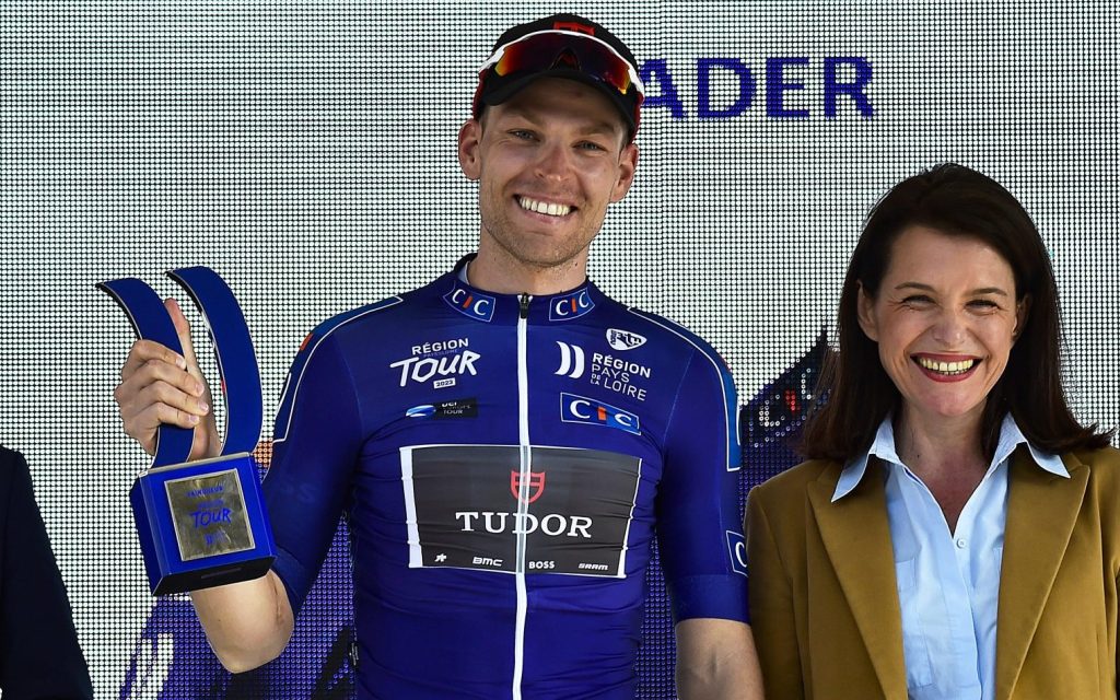 Alexander Kamp grijpt eindzege Région Pays de la Loire Tour, laatste rit voor Frederik Dversnes