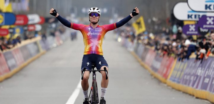 Solerende Lotte Kopecky is opnieuw de sterkste in Ronde van Vlaanderen