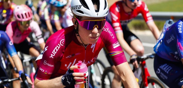 Vollering na dubbelslag in Vuelta: “Dacht dat ik mijn sprint te vroeg aan ging”