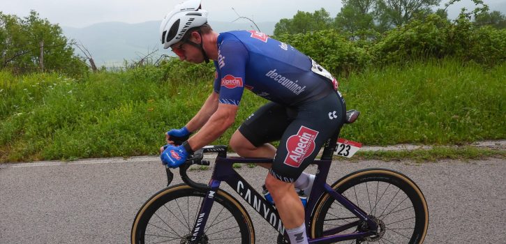 Giro 2023: Kaden Groves geeft op na lijdensweg, Mikaël Chérel ook uit koers