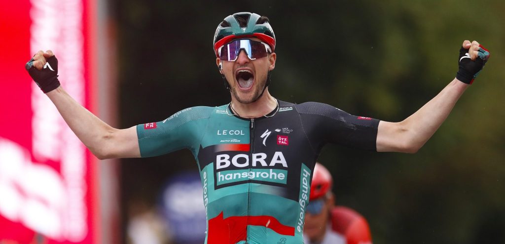 Giro 2023: Vroege vluchter Nico Denz hijst zich over de hellingen en wint in Rivoli
