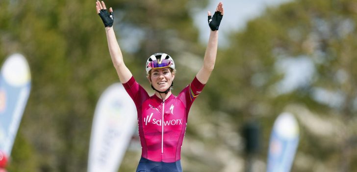 Demi Vollering slaat dubbelslag op slotdag van Vuelta a Burgos
