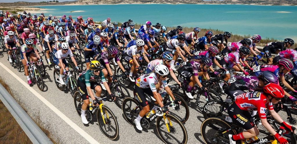 Eerste Tour de l’Avenir voor vrouwen kent pittige slotfase