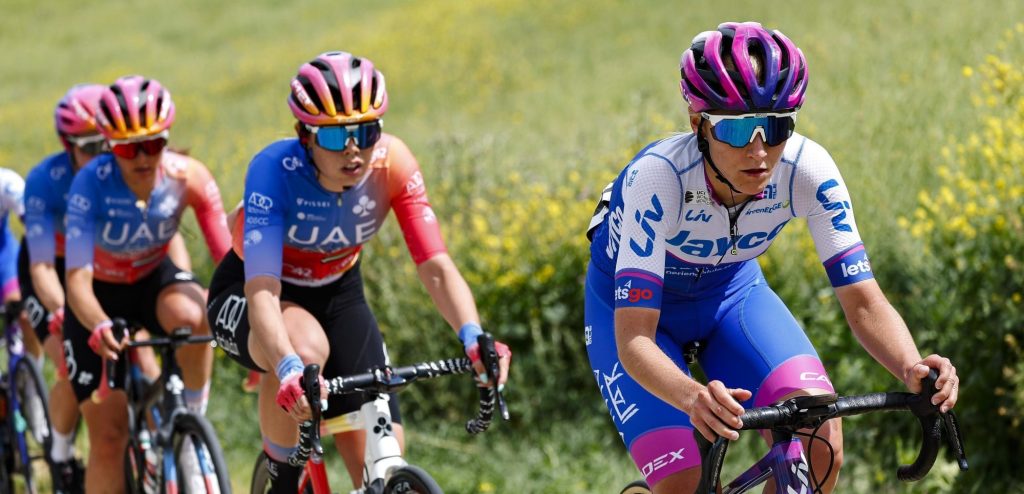 Urska Zigart loopt hersenschudding op bij val in Giro Donne