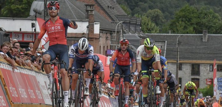 Filippo Ganna zet massasprint naar zijn hand in openingsetappe Tour de Wallonie