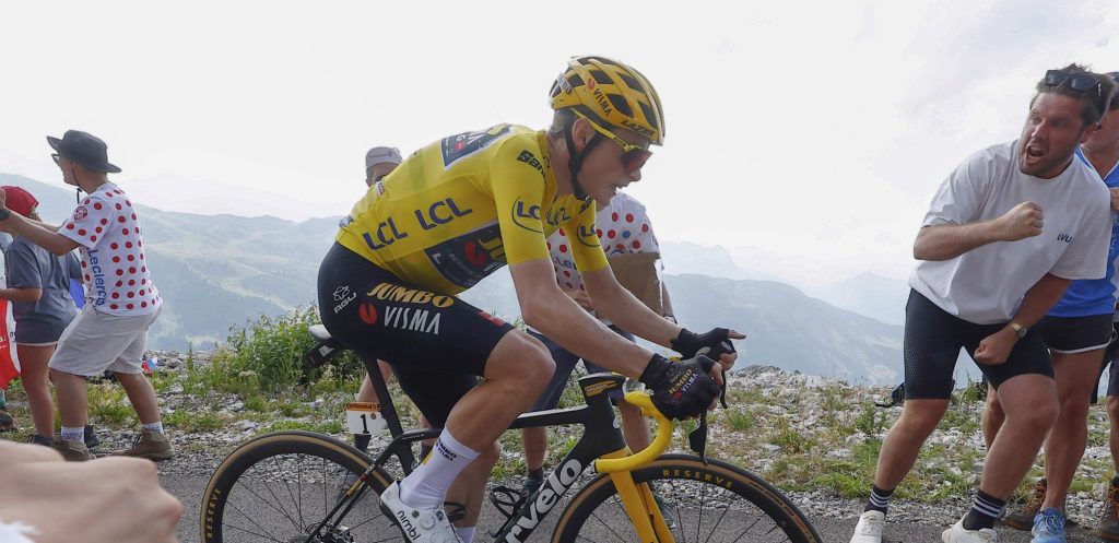 Vingegaard na kritische dopingvragen: “Rijden op andere brandstof dan Armstrong”