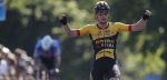 Olav Kooij wint openingsrit Tour of Britain na lead-out Wout van Aert