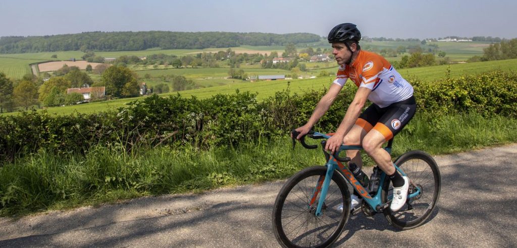 Nieuwe toertocht Bram Tankink is ‘een hele dag fietsen tussen kerst en oud en nieuw, al die kerstkilo’s eraf’