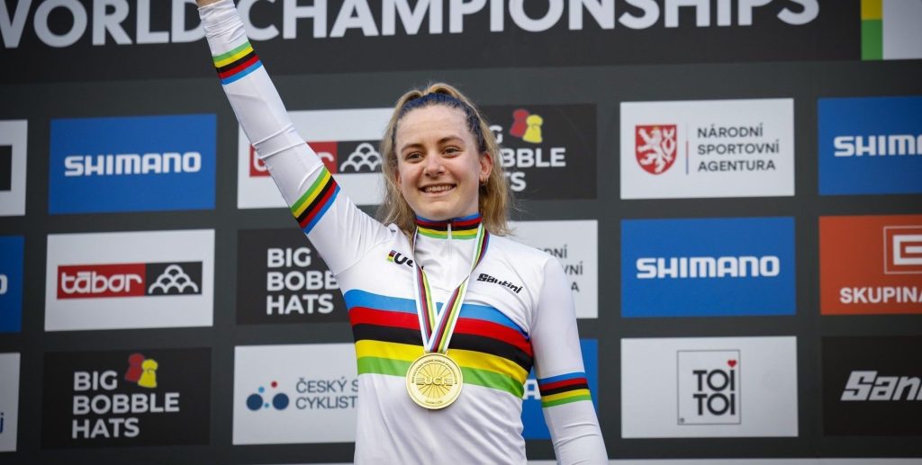 Wereldkampioene Zoe Bäckstedt blij en opgelucht: Was best wel nerveus voor de start