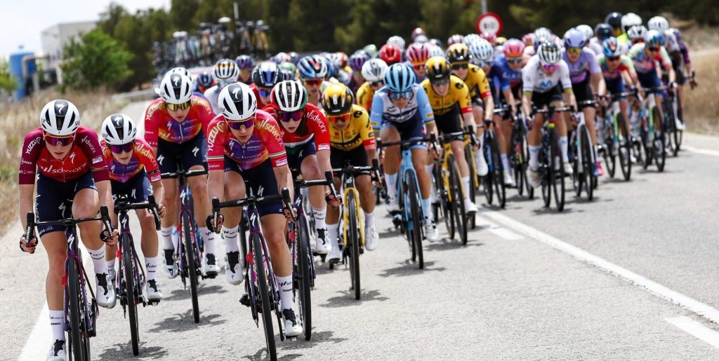 La Vuelta Femenina komt met speciale plaszones voor rensters