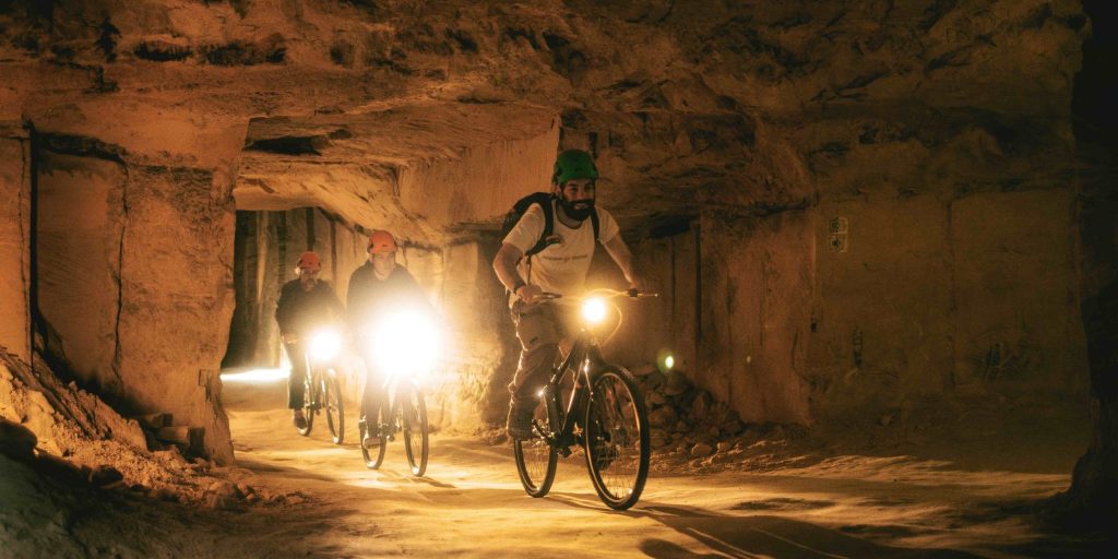 Op ondergronds fietsavontuur in Valkenburg