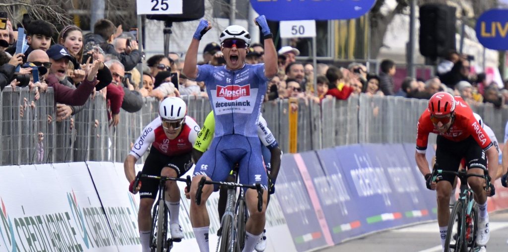 De kop is eraf: Jasper Philipsen sprint naar eerste seizoenszege in Tirreno-Adriatico