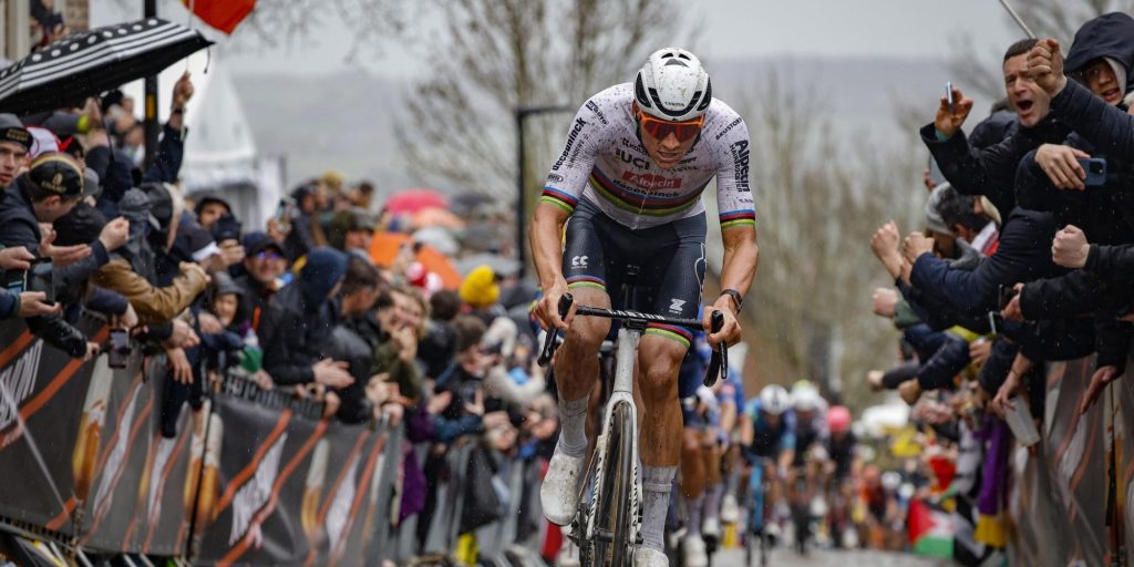 Van der Poel volledig gesloopt na imposante solozege: “Zwaarste Ronde van Vlaanderen die ik heb gereden”
