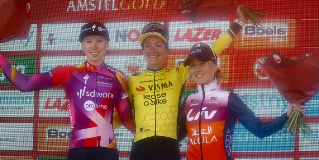 Vos is erg blij na nieuwe zege in Amstel Gold Race: “Maar sta hier wel met dubbel gevoel”