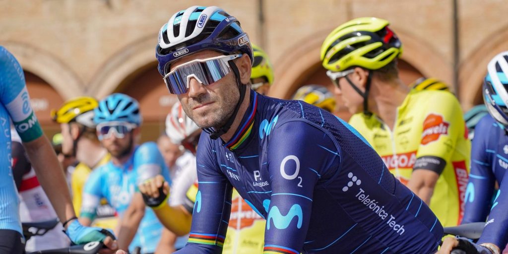 Alejandro Valverde (43) ongenaakbaar in vierde manche UCI Gravel World Series