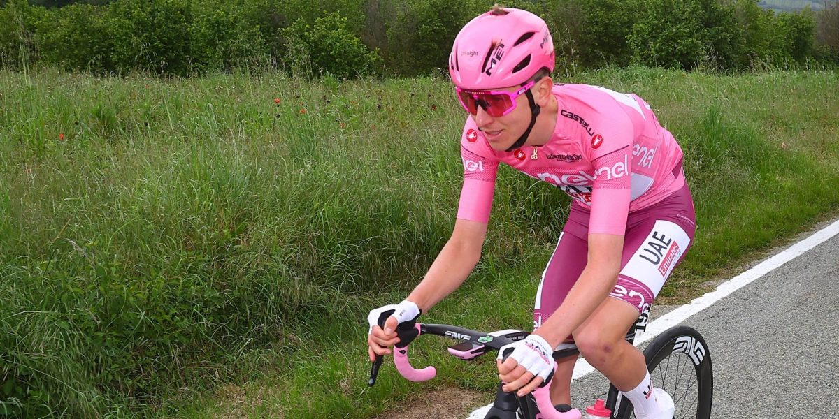 Джиро-2024: UCI пригрозил дисквалификацией, если Погакар снова будет участвовать в гонках в фиолетовых штанах