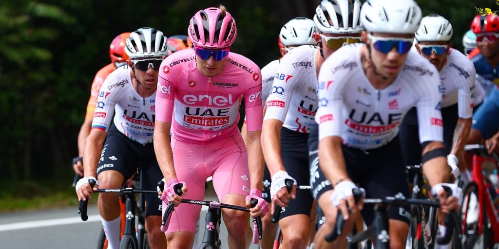 Tadej Pogacar kijkt anders naar gravelrit in Giro: “Dit is geen Strade Bianche”