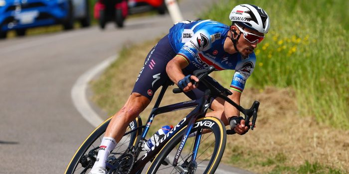 Julian Alaphilippe komt dichterbij oude niveau en tankt vertrouwen: “De Giro is nog lang”