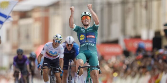 Vuelta 2025: Mads Pedersen grijpt ritzege vanuit monstervlucht, Lecerf maakt sprong in klassement