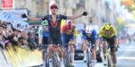 Matteo Trentin wint voor derde keer Parijs-Tours, Christophe Laporte tweede na slijtageslag