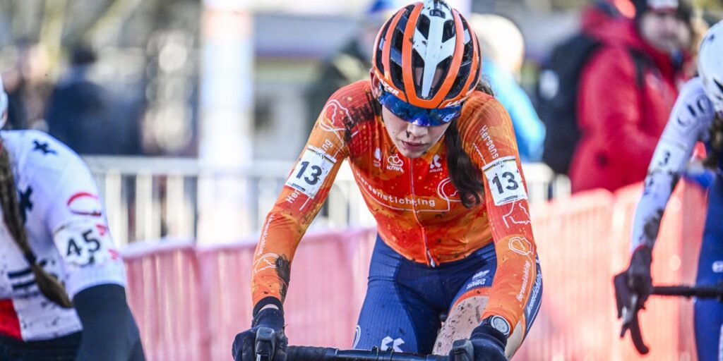 Meer dan jaar na veelbesproken breuk, heeft 18-jarige Mae Cabaca weer een ploeg