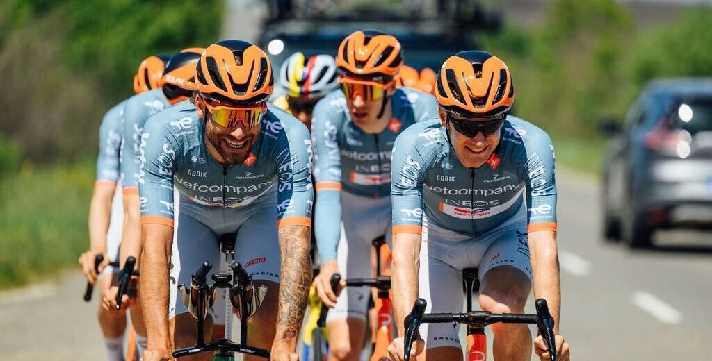 Giro 2026: Netcompany INEOS presenteert ploeg rond kopmannen Arensman en Bernal